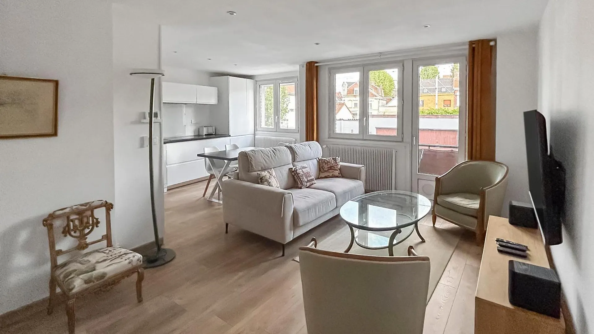 Apartment Aux Portes De Lille, Grand T3 Avec Balcon Et Wi-Fi Loos