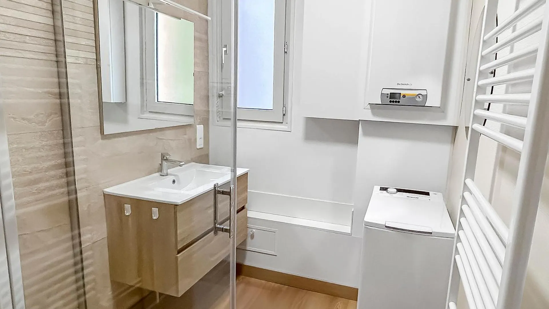 Aux Portes De Lille, Grand T3 Avec Balcon Et Wi-Fi Loos 0*,  France